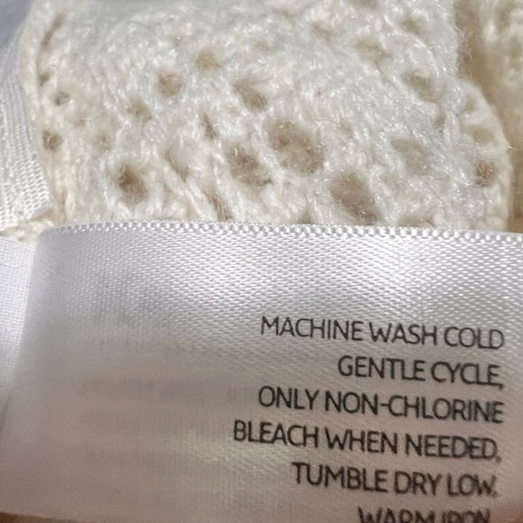 Old Navy Cream Cardigan Sweater with Diamond Knit. NWOT - Picture 7 of 8